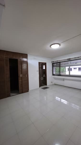 603 Choa Chu Kang Street 62 HDB Flat For Sale at S$ 950,000 | PropertyGuru Singapore - Master bedroom