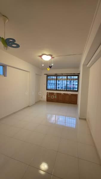 603 Choa Chu Kang Street 62 HDB Flat For Sale at S$ 950,000 | PropertyGuru Singapore - Living Room