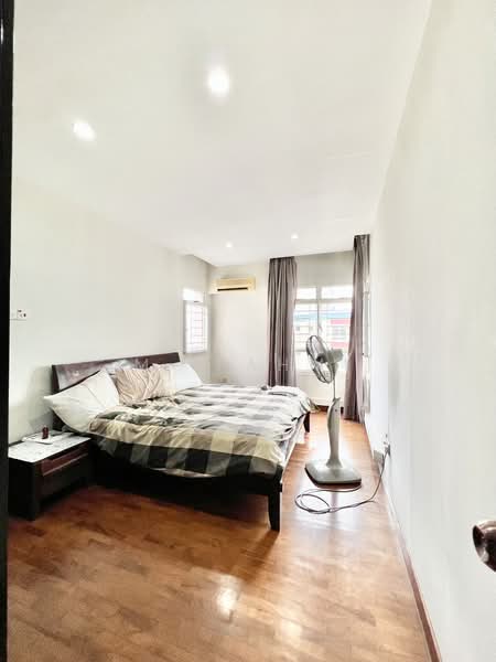 412B Fernvale Link HDB Flat For Sale at S$ 699,000 | PropertyGuru Singapore - Bedroom