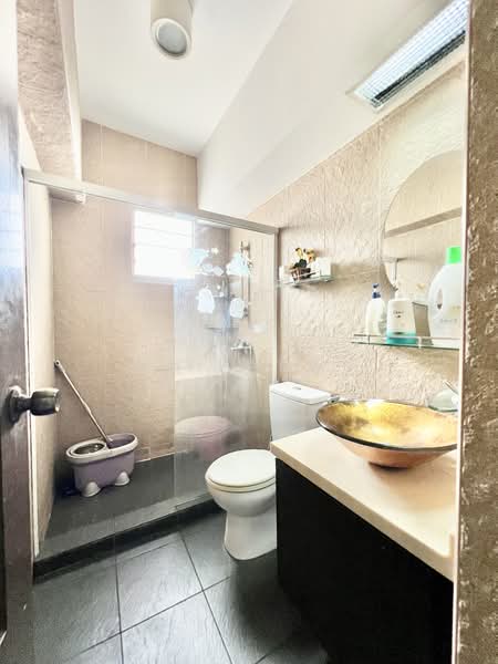 412B Fernvale Link HDB Flat For Sale at S$ 699,000 | PropertyGuru Singapore - Bathroom