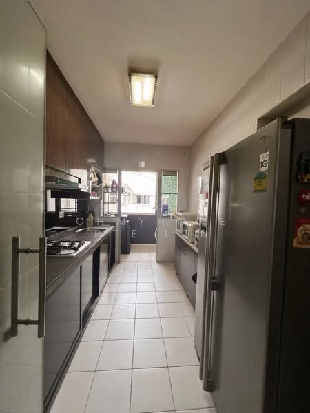 183A Boon Lay Avenue HDB Flat For Sale at S$ 600,000 | PropertyGuru Singapore - Kitchen