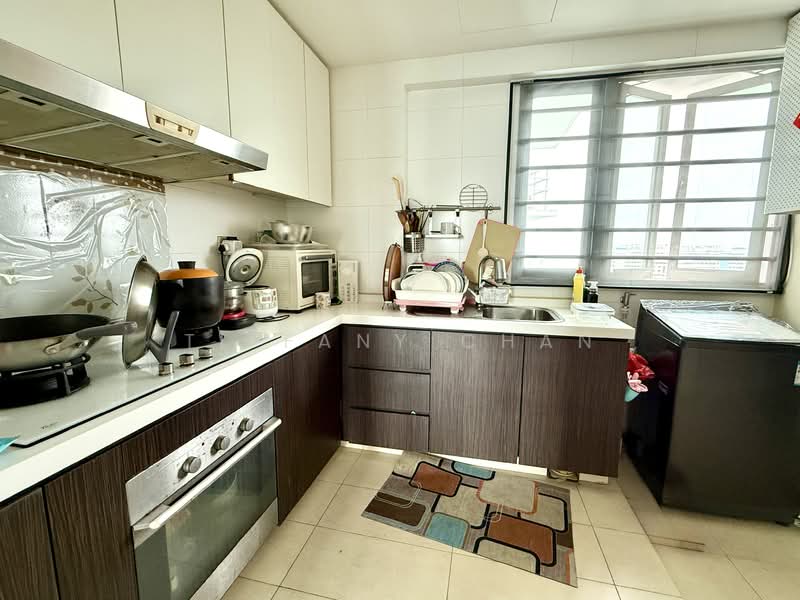 Waterfront Waves, 768 Bedok Reservoir Road, Room Rental, 200 sqft, Condominium For Rent, by Tiffany Chan, 500081051 - Kitchen - PropertyGuru.com.sg