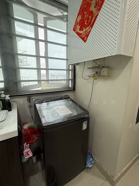 Waterfront Waves, 768 Bedok Reservoir Road, Room Rental, 200 sqft, Condominium For Rent, by Tiffany Chan, 500081051 - Balcony - PropertyGuru.com.sg