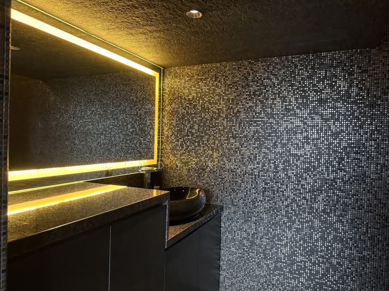 The Hillier Condominium For Sale at S$ 1,200,000 | PropertyGuru Singapore - Bathroom