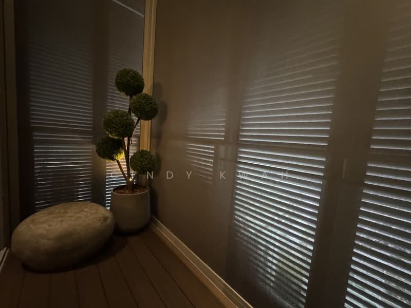 The Hillier Condominium For Sale at S$ 1,200,000 | PropertyGuru Singapore - Balcony 