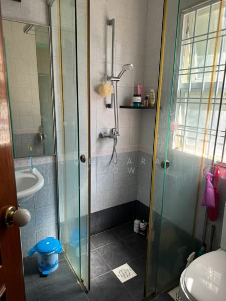 Gerald Park Semi-Detached House For Sale at S$ 6,280,000 | PropertyGuru Singapore - Bathroom