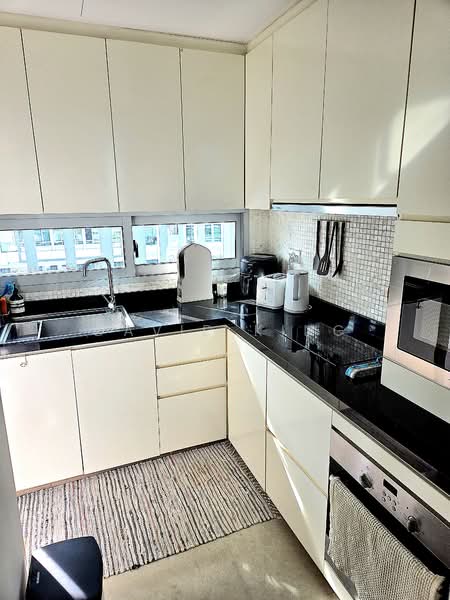 Nova 48 Apartment For Sale at S$ 3,600,000 | PropertyGuru Singapore - Kitchen