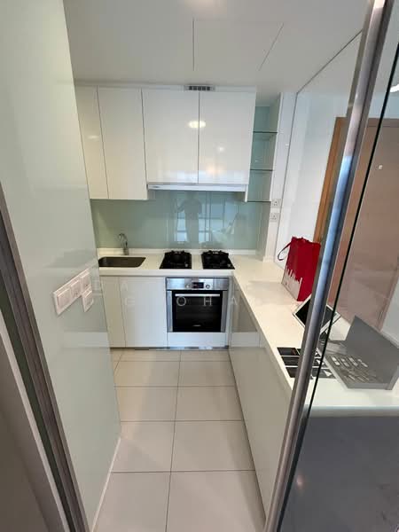 Centro Residences Condominium For Sale at S$ 2,060,160 | PropertyGuru Singapore - Kitchen