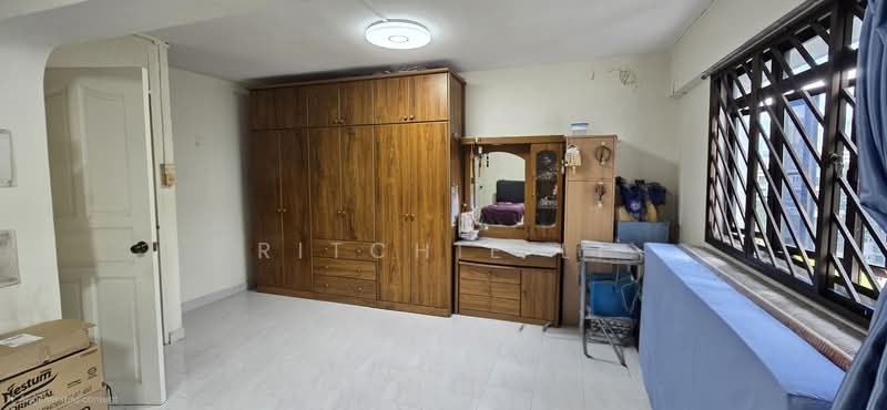 51 Kent Road HDB Flat For Sale at S$ 680,000 | PropertyGuru Singapore - Bedroom
