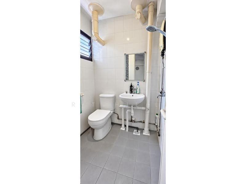 51 Kent Road, 51 Kent Road, Farrer Park / Serangoon Rd, 3 Bedrooms, 979 sqft, HDB Flat For Sale, by Ritchie Li, 500081072 - Bathroom - PropertyGuru.com.sg