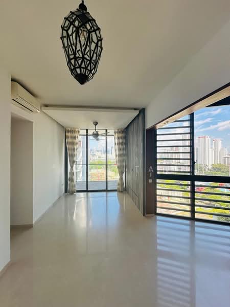The Crest Condominium For Sale at S$ 3,100,000 | PropertyGuru Singapore - Living Room