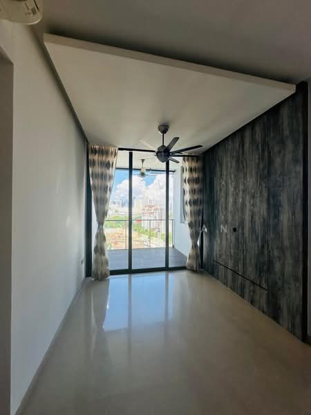 The Crest Condominium For Sale at S$ 3,100,000 | PropertyGuru Singapore - Balcony