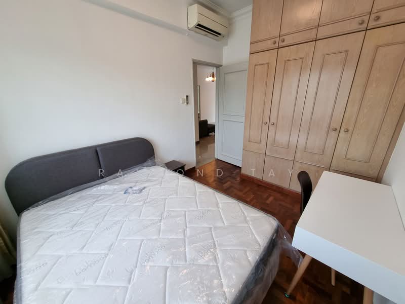 Unit near Haw Par Villa / NUS, , 4 Bedrooms, 1,227 sqft, Condominium For Rent, by Raymond Tay, 500081093 - Bedroom - PropertyGuru.com.sg