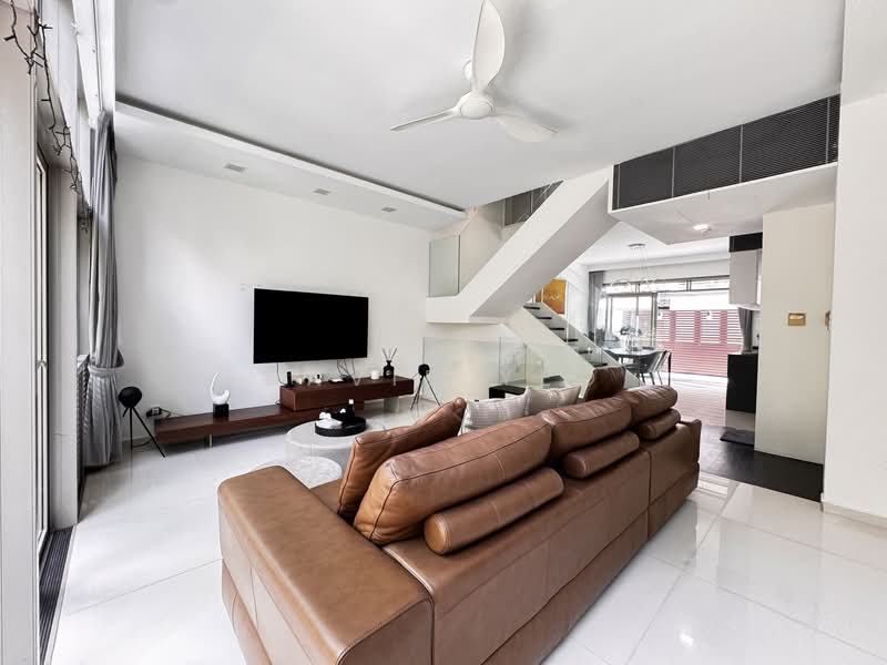 The Teneriffe Cluster House For Sale at S$ 3,900,000 | PropertyGuru Singapore - Living Room