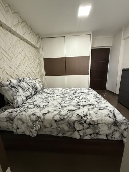 765 Yishun Street 72 HDB Flat For Sale at S$ 618,000 | PropertyGuru Singapore - Bedroom