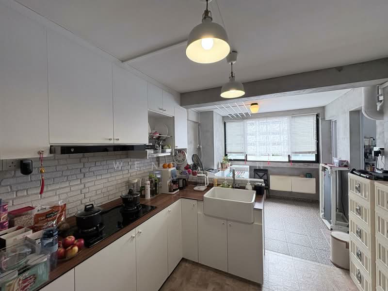 165 Stirling Road HDB Flat For Sale at S$ 380,000 | PropertyGuru Singapore - Kitchen
