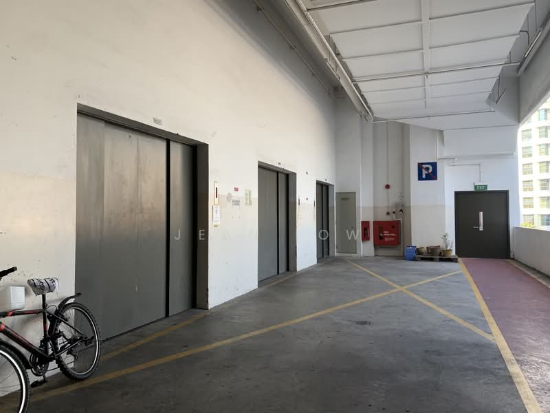 Unity Centre, 51 Bukit Batok Crescent, 2,465 sqft, Light Industrial (B1) For Sale, by Jean Low, 500081194 - Cargo Lifts - CommercialGuru.com.sg