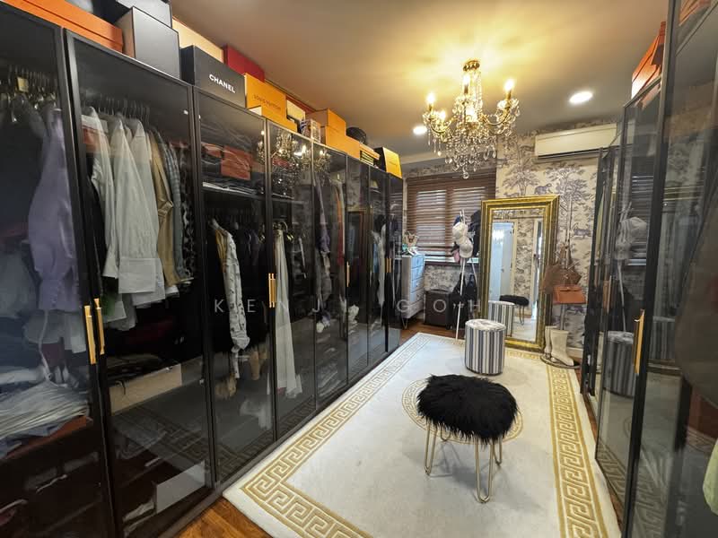 Saint Nicholas View Terraced House For Sale at S$ 3,500,000 | PropertyGuru Singapore - ensuite room