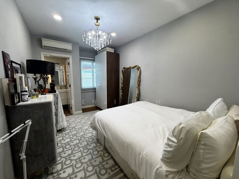 Saint Nicholas View Terraced House For Sale at S$ 3,500,000 | PropertyGuru Singapore - Ensuite bedroom