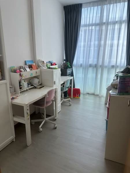 The Tampines Trilliant, 19 Tampines Central 7, 4 Bedrooms, 2,500 sqft, Executive Condominium For Rent, by Alex Ho, 500081201 - Study - PropertyGuru.com.sg