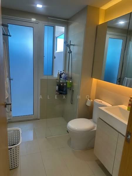 The Tampines Trilliant, 19 Tampines Central 7, 4 Bedrooms, 2,500 sqft, Executive Condominium For Rent, by Alex Ho, 500081201 - Bathroom - PropertyGuru.com.sg