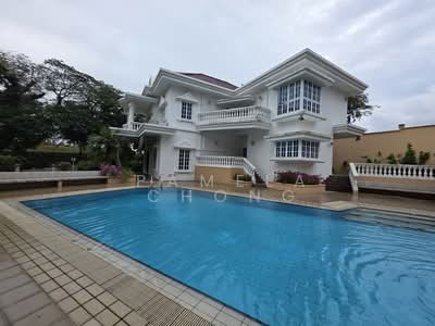 For Sale - PERCHED HIGH ON HILLTOP ⭐️ CHARMING DETACHED @ CALDECOTT ☎️ PAMELA 90228600