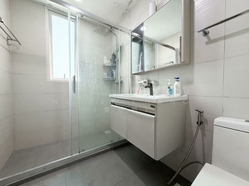 1 Canberra Executive Condominium For Sale at S$ 2,200,000 | PropertyGuru Singapore - Bathroom