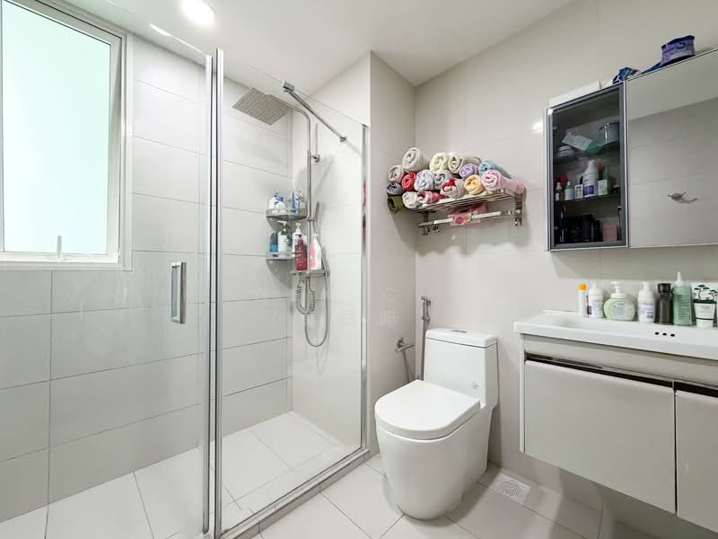 1 Canberra Executive Condominium For Sale at S$ 2,200,000 | PropertyGuru Singapore - Bathroom