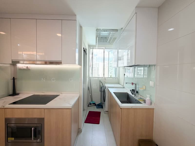 1 Canberra Executive Condominium For Sale at S$ 2,200,000 | PropertyGuru Singapore - Kitchen