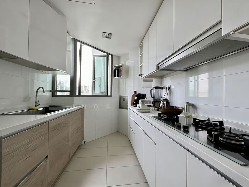 Eight Courtyards Condominium For Sale at S$ 1,400,000 | PropertyGuru Singapore