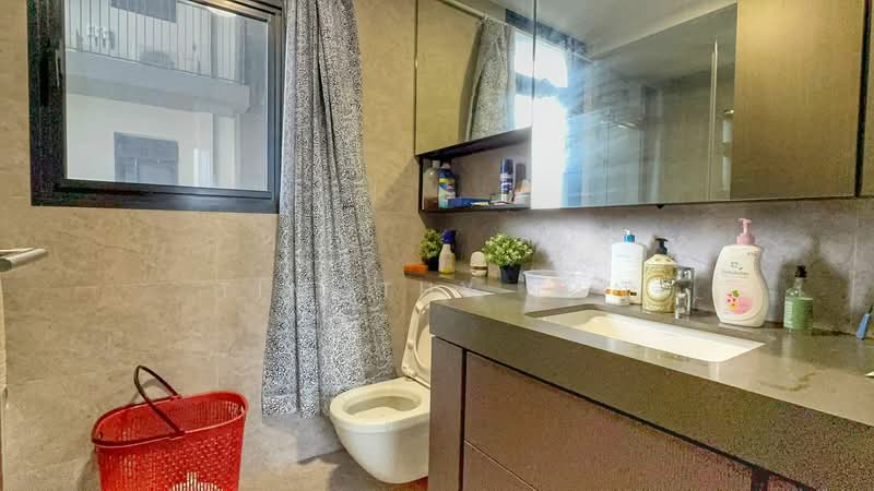 Avenue South Residence Condominium For Sale at S$ 2,800,000 | PropertyGuru Singapore - Bathroom