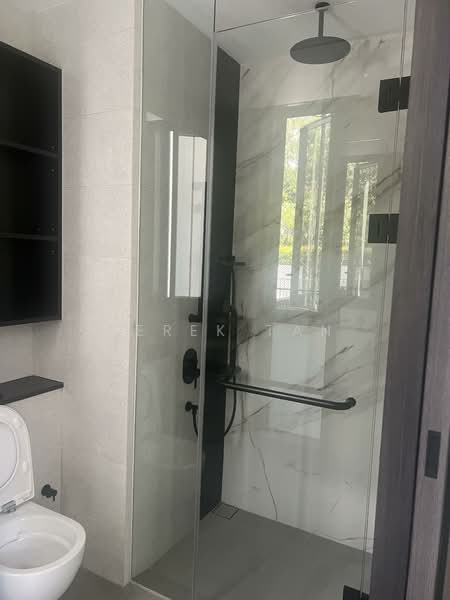 Jervois Mansion, 8 Jervois Close, 3 Bedrooms, 850 sqft, Condominium For Rent, by Derek Tan, 500081252 - Bathroom - PropertyGuru.com.sg