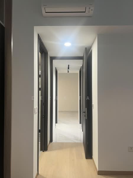 Jervois Mansion, 8 Jervois Close, 3 Bedrooms, 850 sqft, Condominium For Rent, by Derek Tan, 500081252 - Corridor - PropertyGuru.com.sg