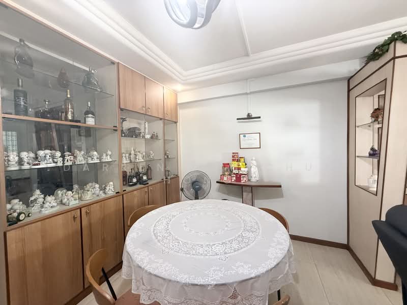 284 Toh Guan Road HDB Flat For Sale at S$ 858,888 | PropertyGuru Singapore - Dining Room