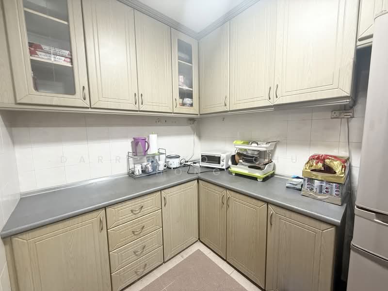 284 Toh Guan Road HDB Flat For Sale at S$ 858,888 | PropertyGuru Singapore - Kitchen