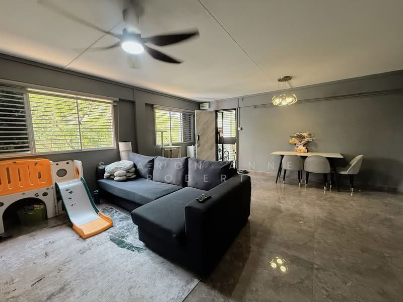 439 Yishun Avenue 11 HDB Flat For Sale at S$ 540,000 | PropertyGuru Singapore - Living Room