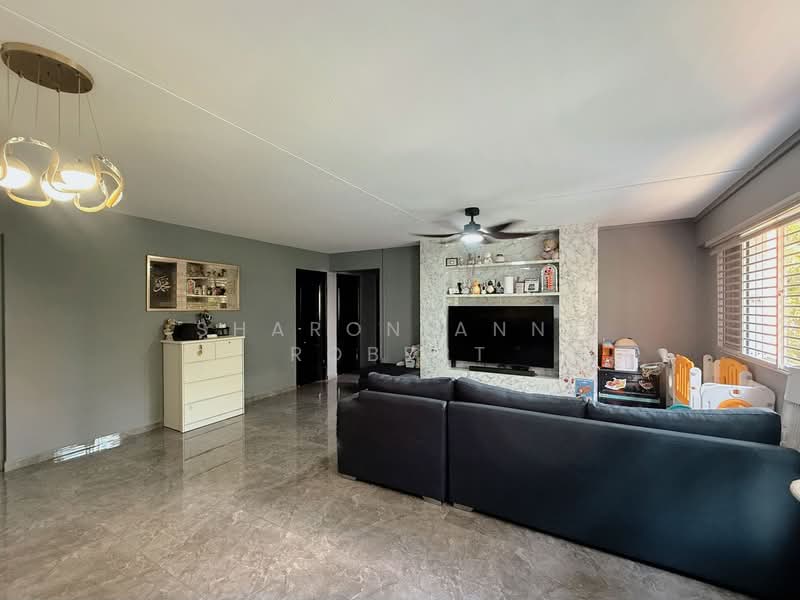 439 Yishun Avenue 11 HDB Flat For Sale at S$ 540,000 | PropertyGuru Singapore - Living Room