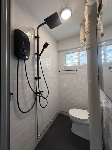 439 Yishun Avenue 11 HDB Flat For Sale at S$ 540,000 | PropertyGuru Singapore - Bathroom