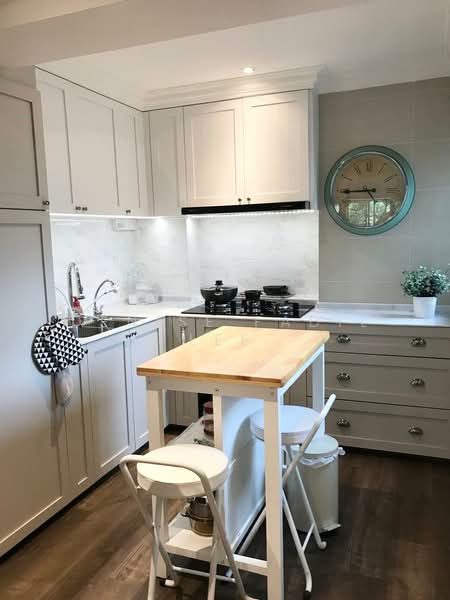 714 Ang Mo Kio Avenue 6 HDB Flat For Sale at S$ 800,000 | PropertyGuru Singapore - Kitchen