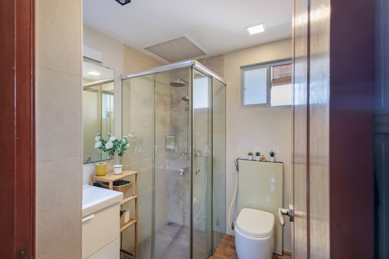 Dover Parkview Condominium For Sale at S$ 1,999,000 | PropertyGuru Singapore - Common Bathroom