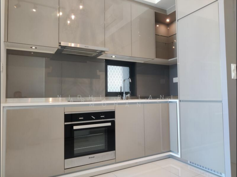 J Gateway, 2 Gateway Drive, 2 Bedrooms, 678 sqft, Condominium For Rent, by Nidhi Belani Mohan, 500081284 - Kitchen - PropertyGuru.com.sg