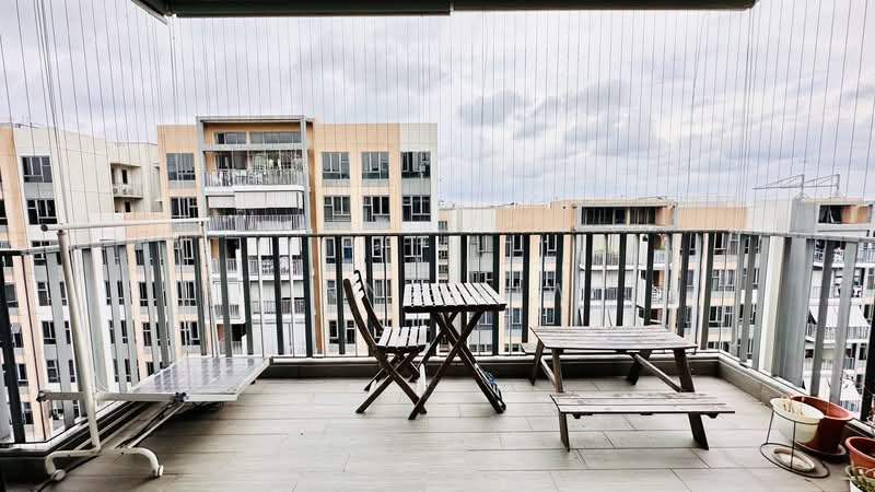 The Brownstone Condominium For Sale at S$ 2,728,888 | PropertyGuru Singapore - Balcony