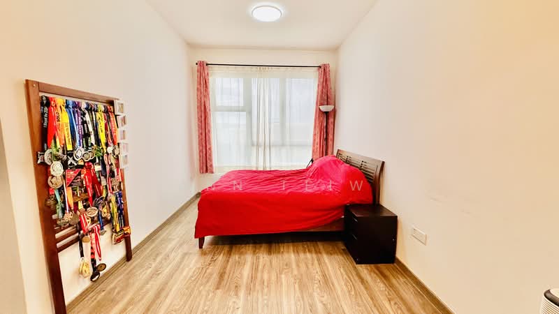 The Brownstone Condominium For Sale at S$ 2,728,888 | PropertyGuru Singapore - Master Bedroom