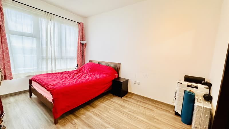 The Brownstone Condominium For Sale at S$ 2,728,888 | PropertyGuru Singapore - Master Bedroom