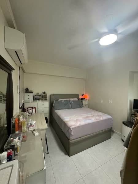 350 Ang Mo Kio Street 32 HDB Flat For Sale at S$ 980,000 | PropertyGuru Singapore - Bedroom