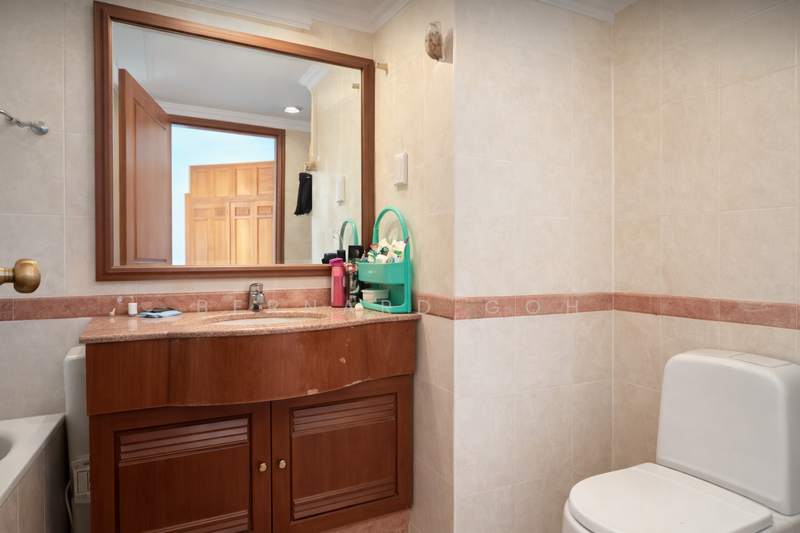 Hillbrooks Condominium For Sale at S$ 1,998,888 | PropertyGuru Singapore - Bathroom