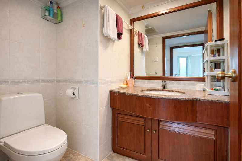 Hillbrooks Condominium For Sale at S$ 1,998,888 | PropertyGuru Singapore - Bathroom