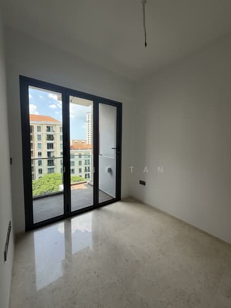 Hill House, 10A-11 Institution Hill, 10B, 2 Bedrooms, 624 sqft, Condominium For Rent, by Jane Tan, 500081337 - Balcony - PropertyGuru.com.sg