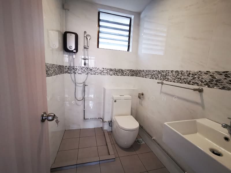 Kim Sia Court Apartment For Sale at S$ 2,998,000 | PropertyGuru Singapore - Bathroom