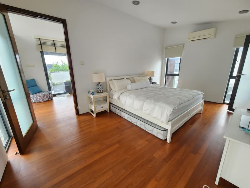 Braddell Heights Estate Bungalow House For Sale at S$ 10,880,000 | PropertyGuru Singapore - Attic Bedroom